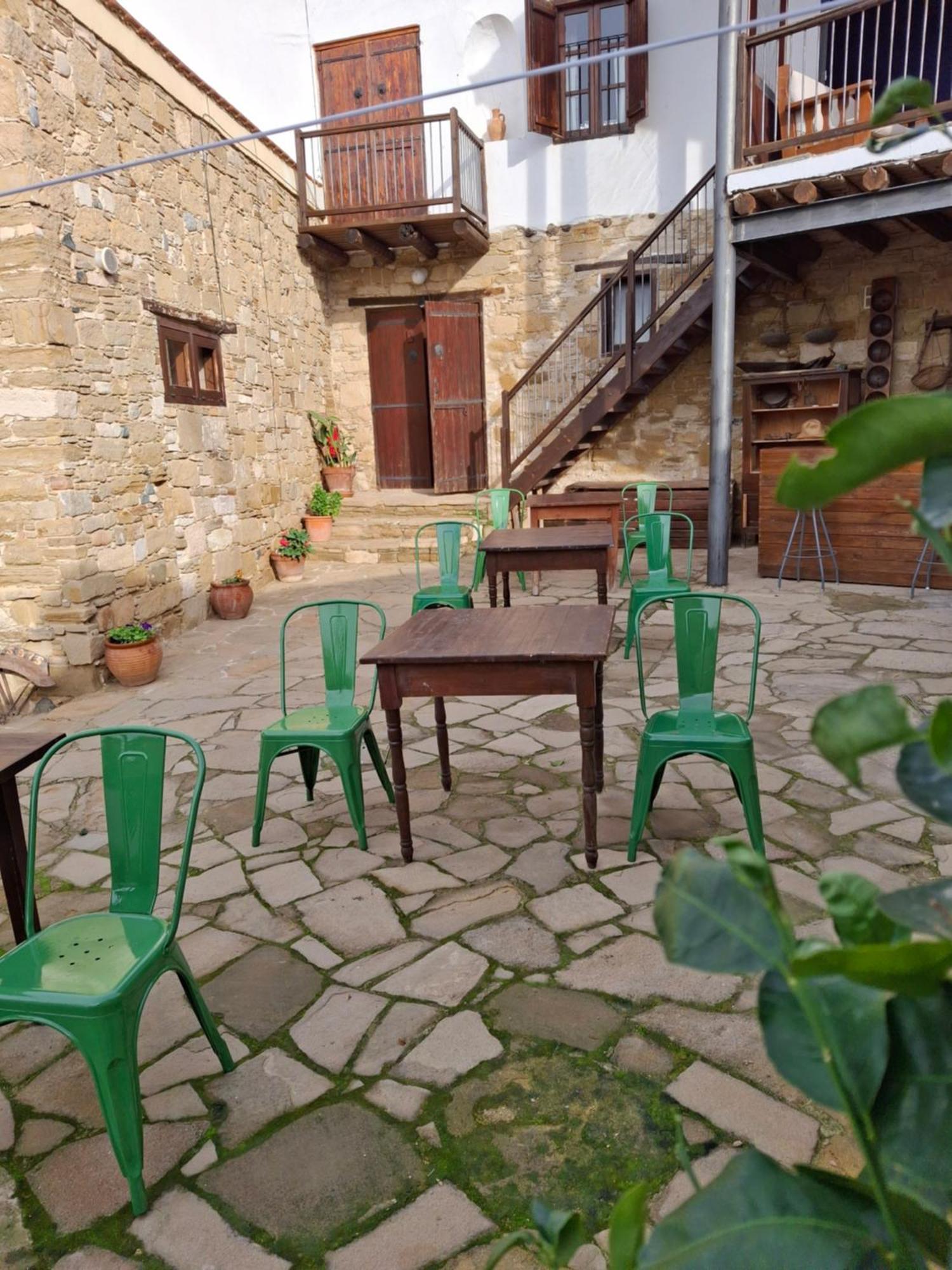 Teacher'S House Maroni Exterior photo
